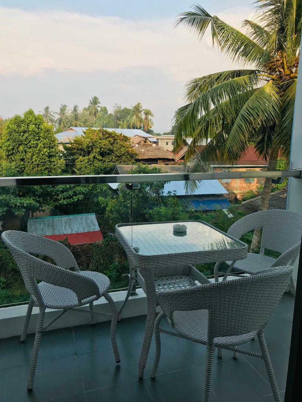 รีเจนท์ โฮเต็ล Hotel มะริด ภายนอก รูปภาพ